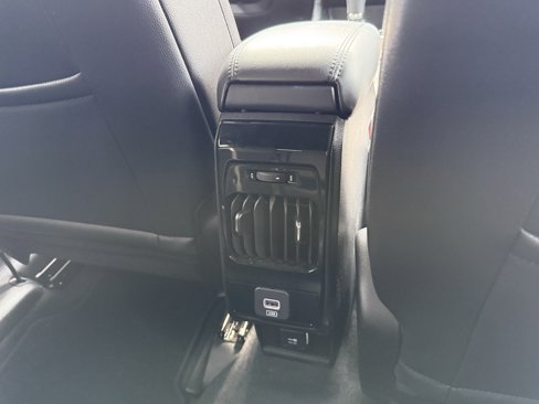 Used 2024 Jeep Compass Latitude image 37