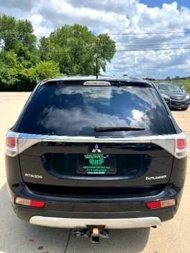 Used 2015 Mitsubishi Outlander SE image 23