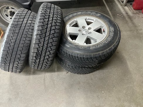 Used 2011 Jeep Wrangler Unlimited Rubicon w/ Connectivity Group image 12