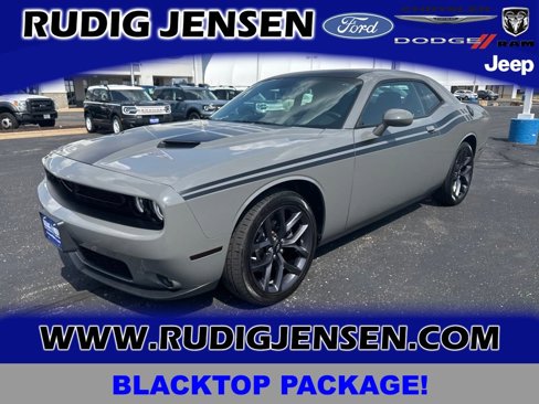 Used 2019 Dodge Challenger SXT w/ Blacktop Package image 1