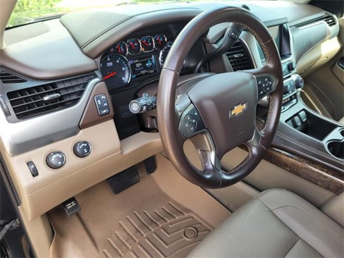 Used 2019 Chevrolet Suburban LT image 16