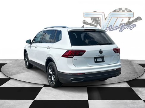 Used 2022 Volkswagen Tiguan SE image 4