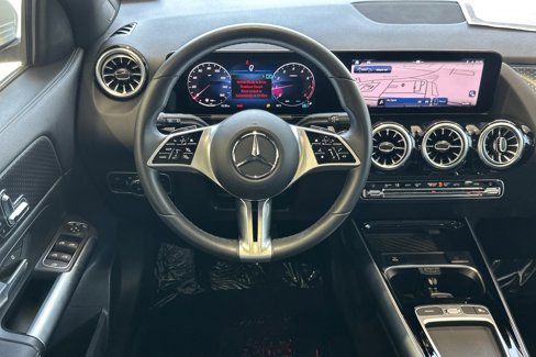 Used 2025 Mercedes-Benz GLA 250 4MATIC image 14