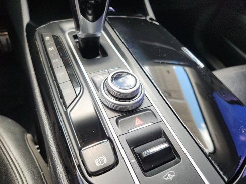 Used 2018 Maserati Levante S GranSport image 32