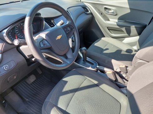 Used 2021 Chevrolet Trax LS w/ Tint and Cruise Package image 9