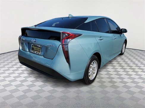 Used 2016 Toyota Prius Three image 7