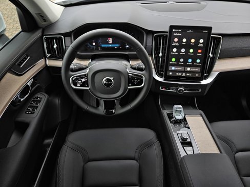 New 2025 Volvo XC90 B6 Core w/ Protection Package image 29