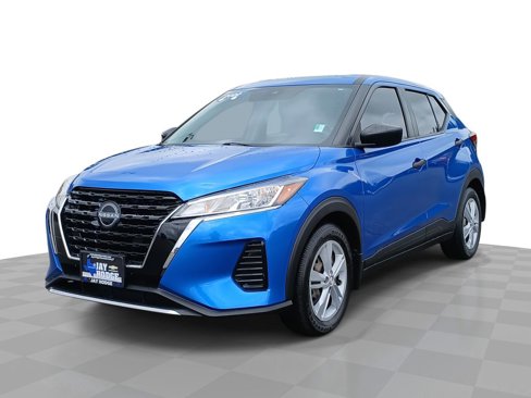Used 2022 Nissan Kicks S image 1