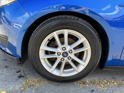 Used 2018 Ford Focus SE w/ Cold Weather Package image 10