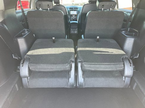 Used 2017 Ford Explorer Platinum image 35