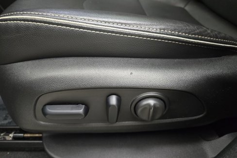 Used 2018 GMC Terrain Denali w/ Advanced Safety Package image 13