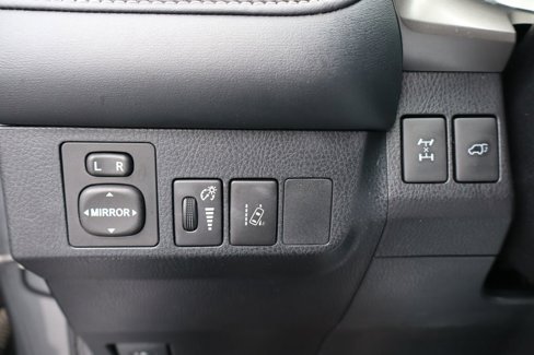 Used 2018 Toyota RAV4 XLE image 11