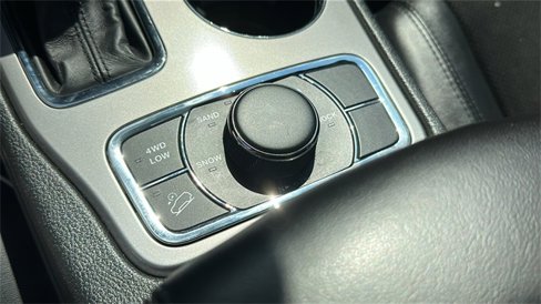 Used 2022 Jeep Grand Cherokee Laredo X image 21