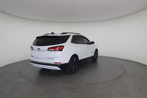 Used 2022 Chevrolet Equinox RS w/ Infotainment Package image 18