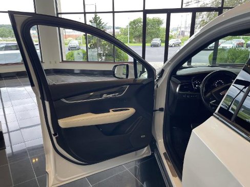 Certified 2022 Cadillac XT6 Sport w/ Technology Package image 16
