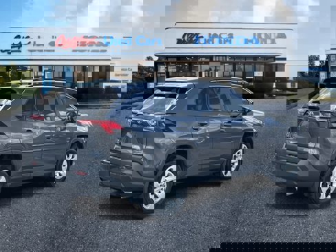 Used 2019 Toyota RAV4 LE image 5