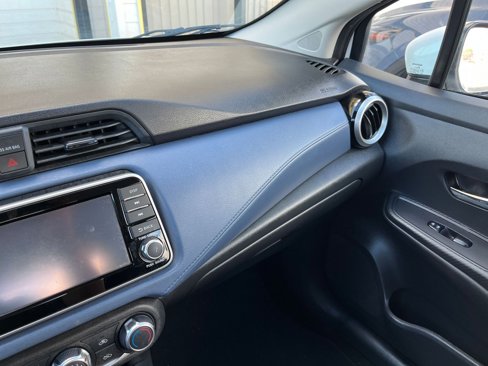 Used 2023 Nissan Versa SV image 33