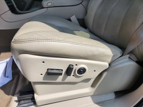 Used 2005 Cadillac Escalade EXT image 27