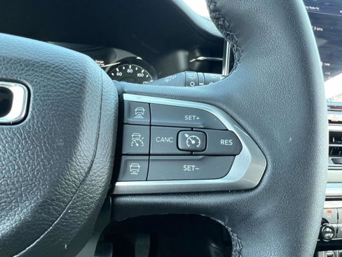 Used 2024 Jeep Compass Limited image 24