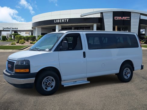 Used 2017 GMC Savana 2500 LT w/ LT Preferred Equipment Group image 40
