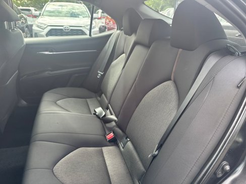 Used 2020 Toyota Camry LE image 32