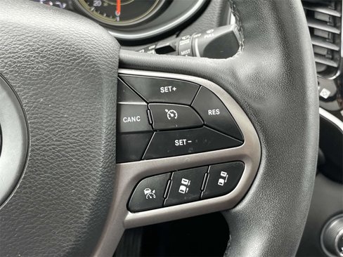 Used 2022 Jeep Cherokee Limited image 23