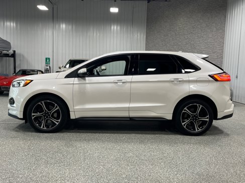 Used 2019 Ford Edge ST w/ Cold Weather Package image 2