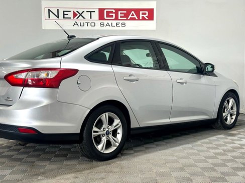 Used 2014 Ford Focus SE w/ SE Winter Package image 9
