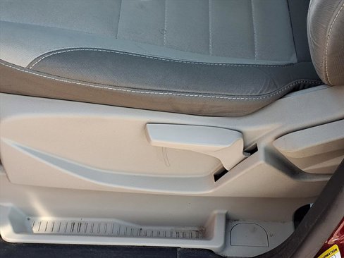Used 2013 Ford C-MAX SE image 4
