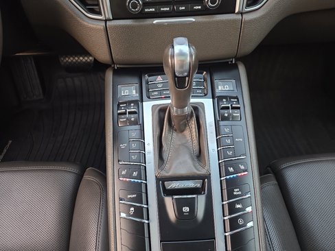 Used 2017 Porsche Macan S image 54