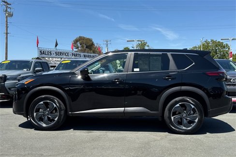 Used 2024 Nissan Rogue SV image 7