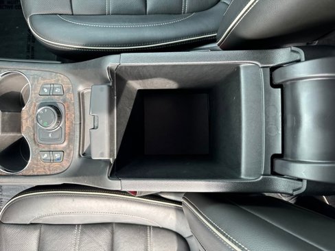 Used 2020 GMC Acadia Denali w/ Trailering Package image 32