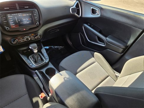 Used 2023 Kia Soul LX w/ Option Group 015 image 17