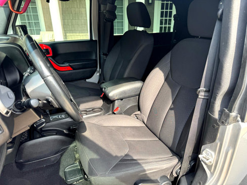 Used 2015 Jeep Wrangler Sport image 13