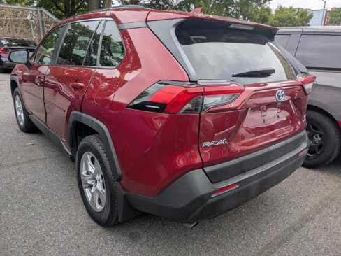 Used 2020 Toyota RAV4 LE image 6