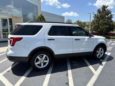 Used 2019 Ford Explorer FWD image 2