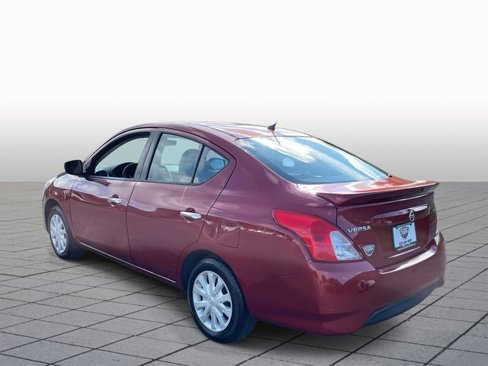 Used 2018 Nissan Versa SV image 5