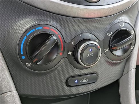 Used 2016 Hyundai Accent SE image 12