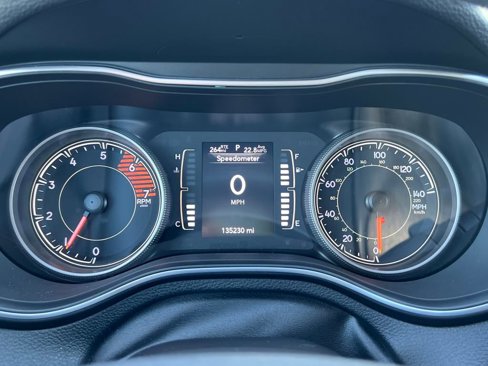 Used 2019 Jeep Cherokee Latitude Plus w/ Cold Weather Group image 7