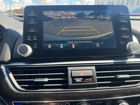 Used 2018 Honda Accord Touring image 35
