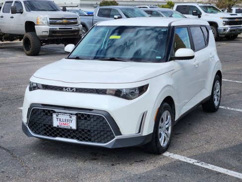 Used 2023 Kia Soul LX image 4
