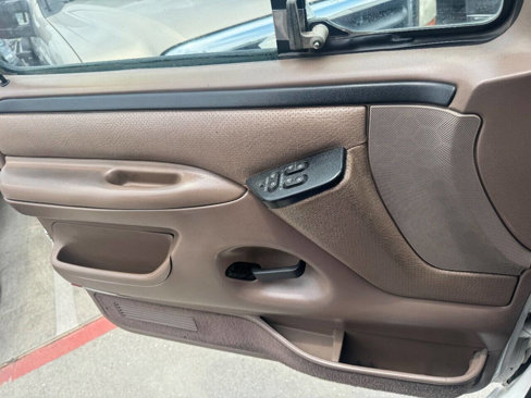 Used 1996 Ford F250 XLT image 12