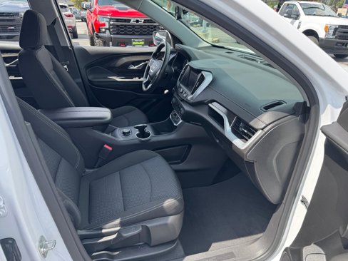 Used 2024 GMC Terrain SLE image 16