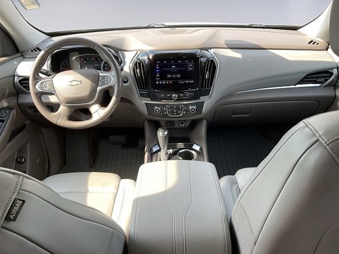 Used 2020 Chevrolet Traverse LT w/ LT Premium Package image 18