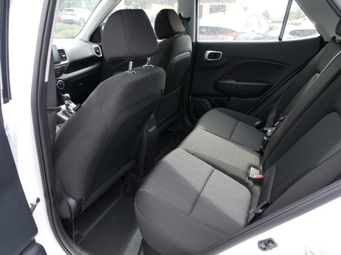 New 2025 Hyundai Venue SE image 14