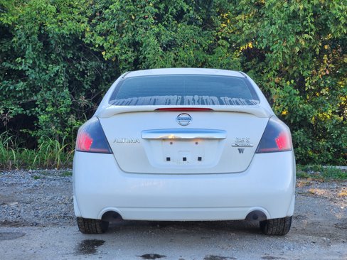 Used 2011 Nissan Altima 2.5 S w/ Special Edition Pkg image 15