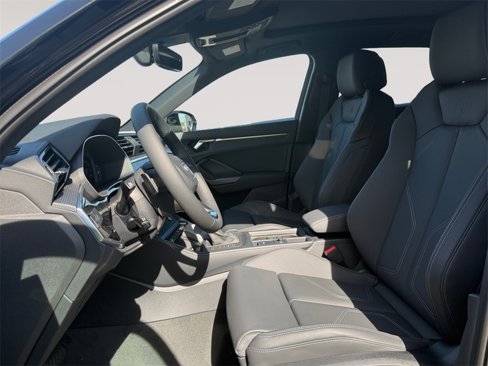 New 2025 Audi Q3 2.0T Premium image 9
