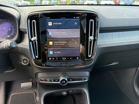 Certified 2025 Volvo XC40 B5 Plus image 13