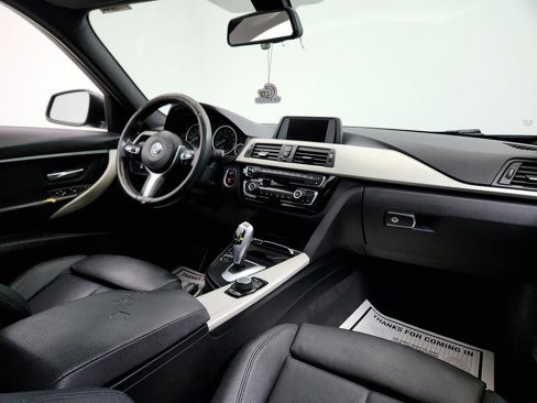 Used 2017 BMW 320i Sedan image 24