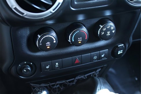 Used 2017 Jeep Wrangler Unlimited Sahara w/ Connectivity Group image 20